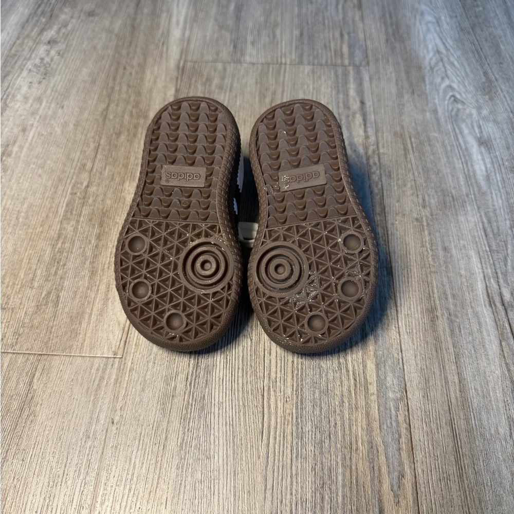 adidas Kids Shoes in White and Black - Picture 3 of 3